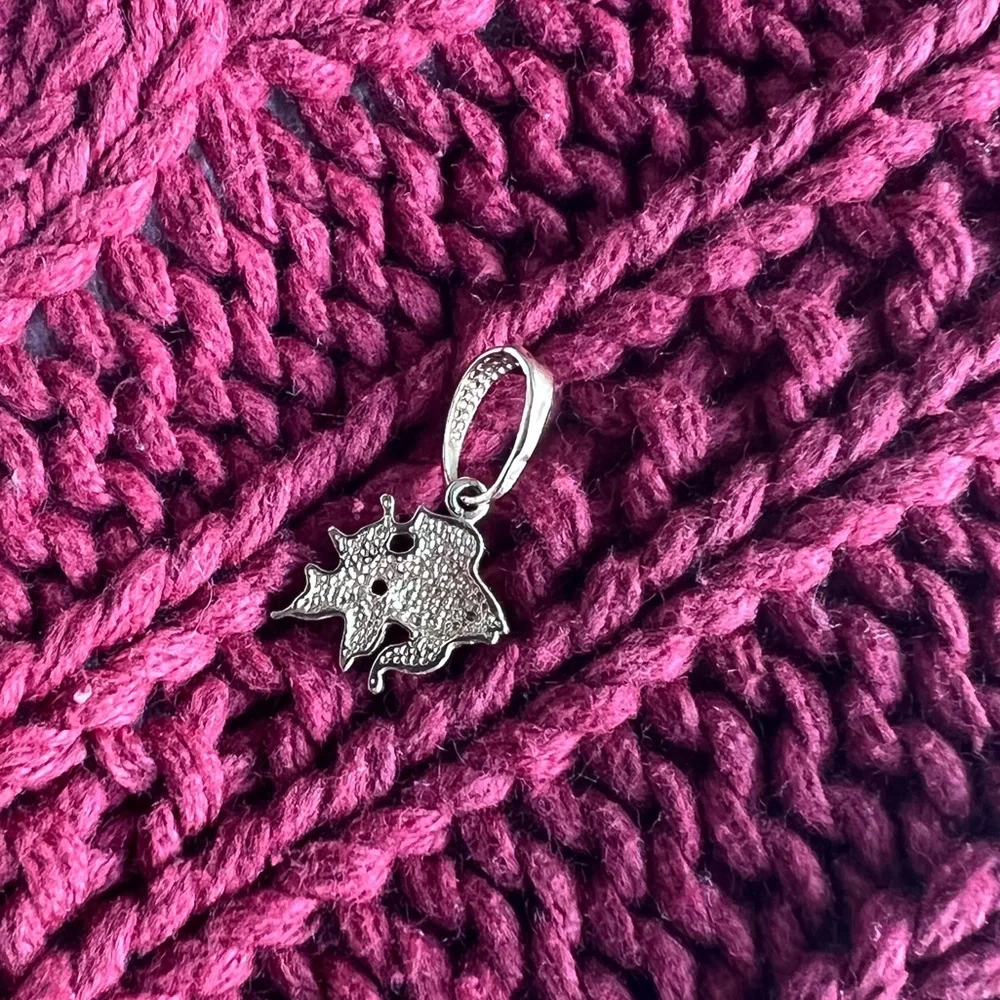 Solid Rose gold gold fish pendant - Picture 3 of 7